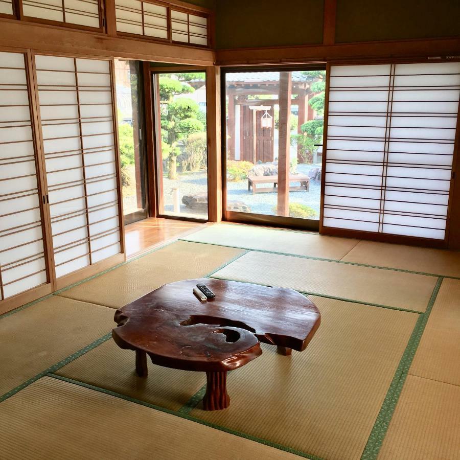 まるで一国一城の主 佐藤邸 Hotel Nichinan Exterior photo